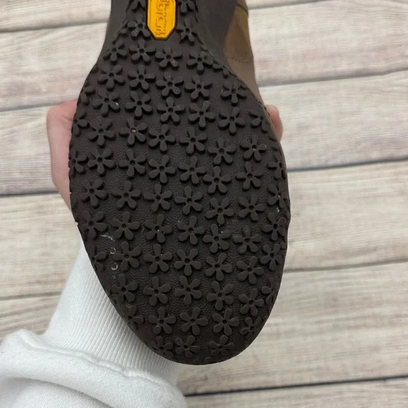 Merrell Women's Brown Wedge Shoes - Picture 12 of 13